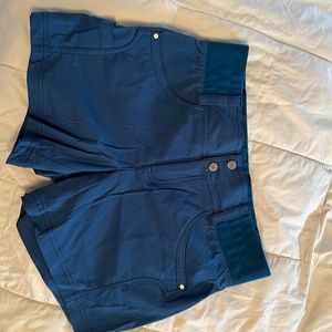 Title Nine 5” Clamber Shorts - size 6